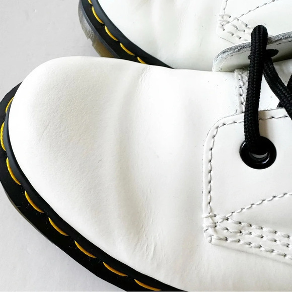 Doc Martens White Leather 11821 Boot 8 Eye AirWair Bouncing Soles Women’s Size 6 - Picture 7 of 15